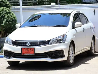 Suzuki Ciaz in white, front three-quarter view