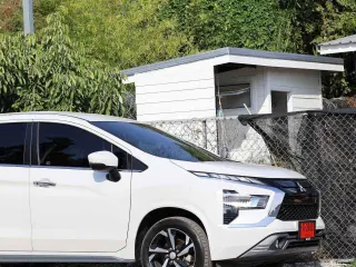 Mitsubishi Xpander 2025 สีขาว ด้านข้าง