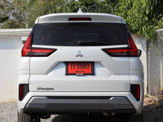 Mitsubishi Xpander 2025 สีขาว ด้านหลัง