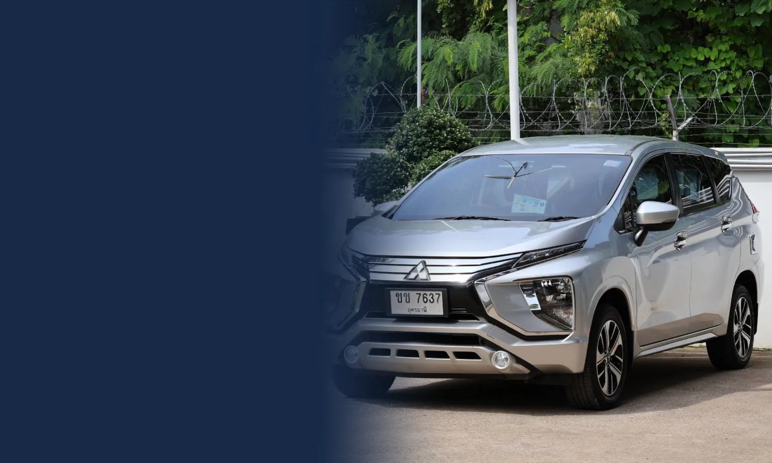 Silver Mitsubishi Xpander family car from the UDON CAR RENT fleet