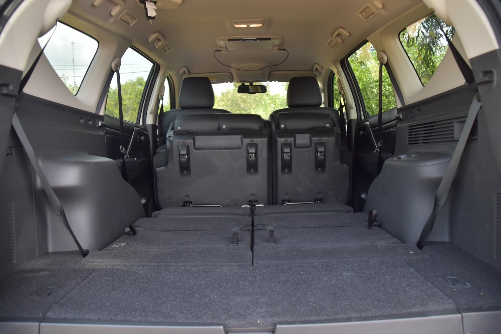 Mitsubishi Pajero Sport มุมด้านข้าง