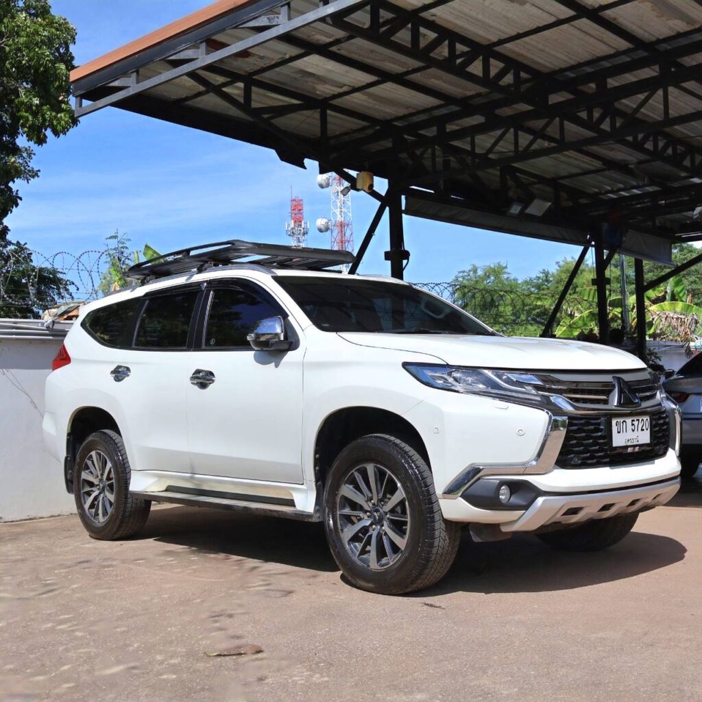 Mitsubishi Pajero Sport front view - UD Car Rent