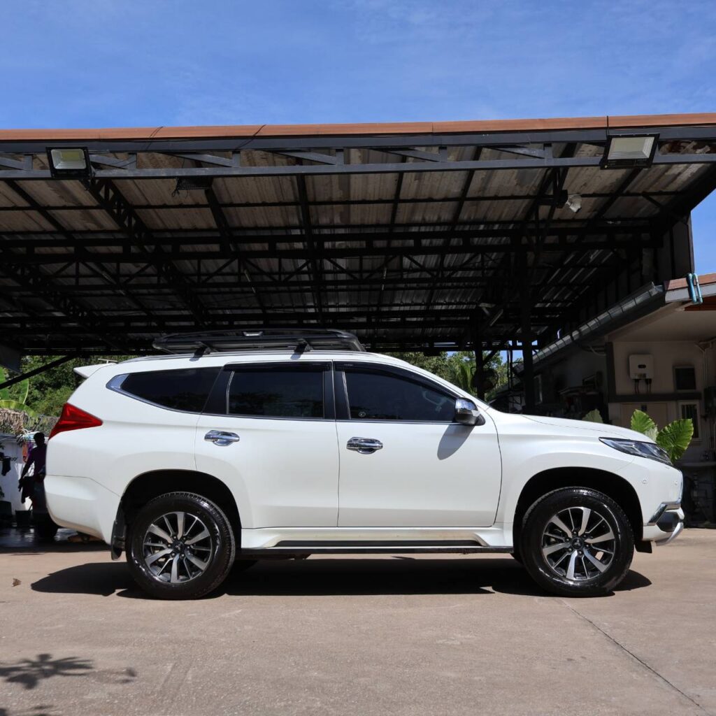 Mitsubishi Pajero Sport ภายในห้องโดยสาร